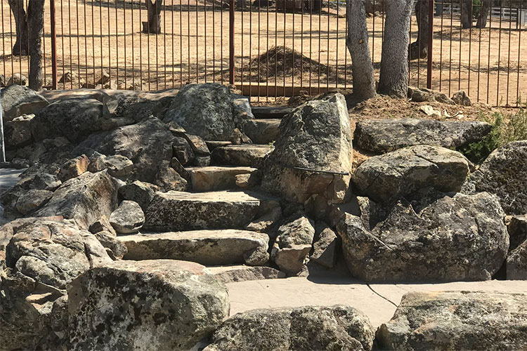 Boulder Delivery Services with Custom Rock in California
